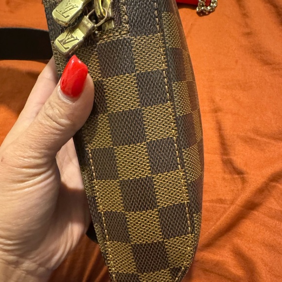 LV Geronimo. Brown Checkered Belt Bag with Metal Chain - Picture 3 of 7